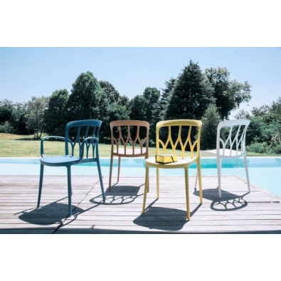Galaxy stackable chair in polypropylene by Bontempi
