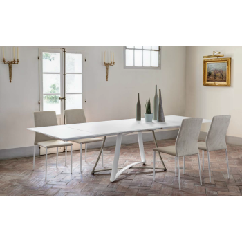 Kendra chair in eco-leather by Ingenia Bontempi