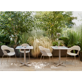 Lady B chair with 4 legs and painted frame Scab design