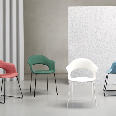 Lady B Pop chair with 4 legs Scab design