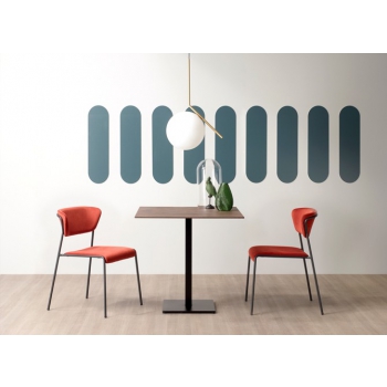 Lisa chair with padded seat and backrest by Scab Design