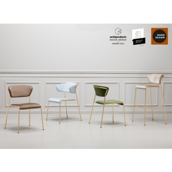 Lisa chair with padded seat and backrest by Scab Design