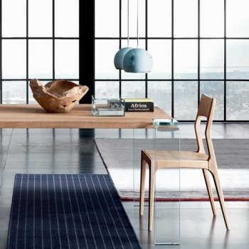 Nice chair by Altacorte in oak