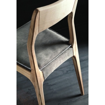 Nice chair by Altacorte in oak