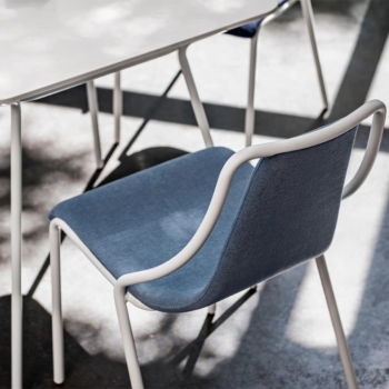 Ola metal chair for indoor and outdoor stacking by Midj