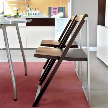 Skip folding chair by Calligaris