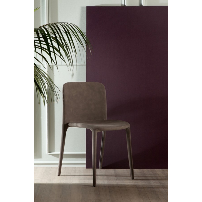 Queen Tonin House Chair