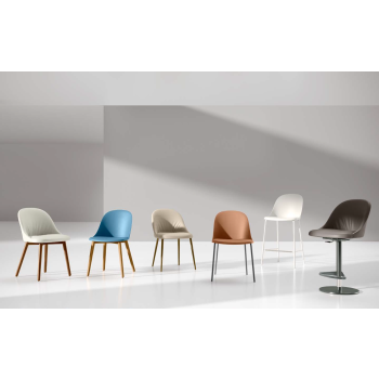 Sam chair with padded monocoque by Ingenia