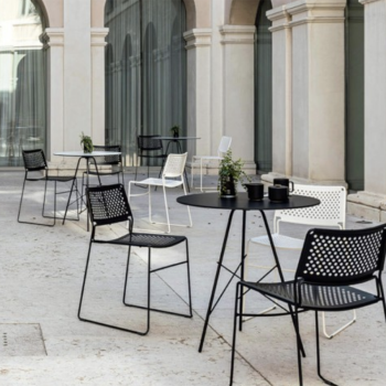 Slim SM stackable metal chair for indoor and outdoor use by Midj