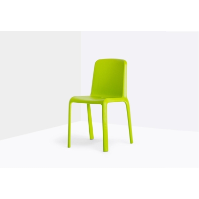 Snow 300 chair in polypropylene by Pedrali