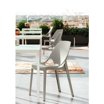 Spirit chair by Ingenia