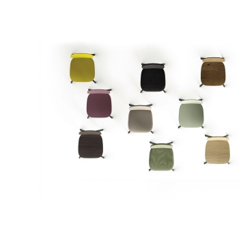 Tata chair with padded seat by PoinHouse