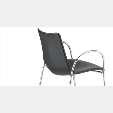 Zebra Pop chair with padded armrests by Scab design