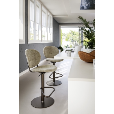 Inès CS2228 stool by Calligaris