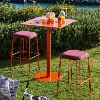 Stulle stool by Connubia Outdoor