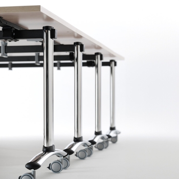 Yota waiting table by Olivo & Groppo