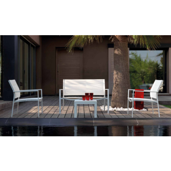 Coffee table from the Touch line by Talenti in aluminum for outdoor use