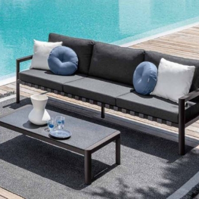 Outdoor coffee table from the Nunù collection by Talenti