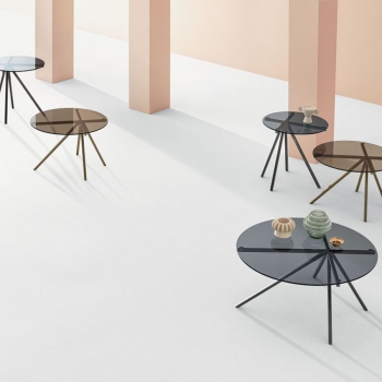 Ray steel coffee table with glass top