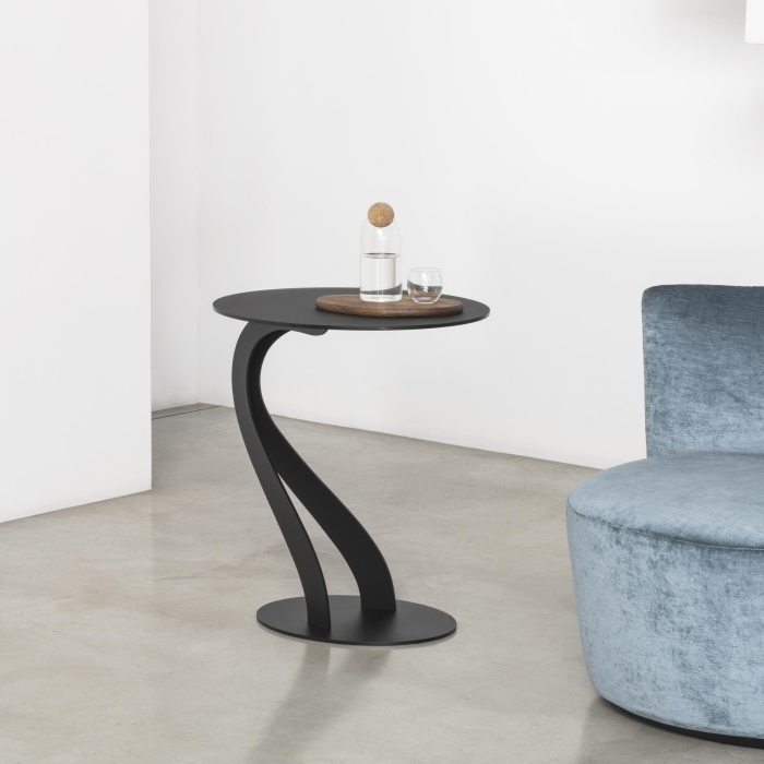 Swan coffee table by Pezzani with etched tempered glass top