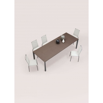 Prisma extendable table by Ingenia Bontempi