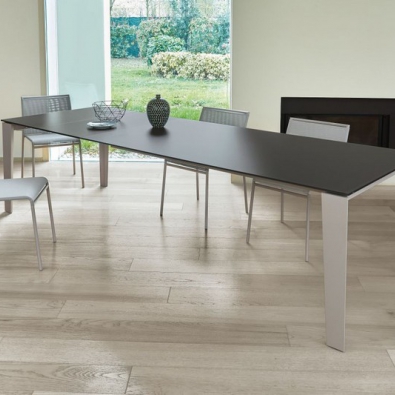 Winny extendable table by Ingenia Bontempi