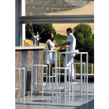 Seaside High Table by Vermobil