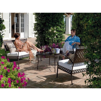 Low table from the Springtime line by Vermobil for outdoors