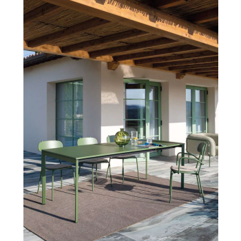 Bundi table by Vermobil