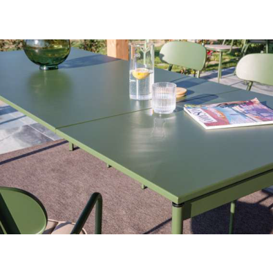 Bundi table by Vermobil