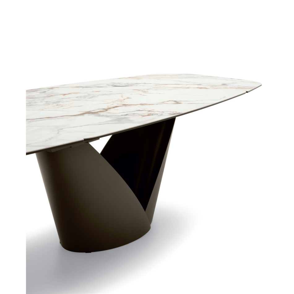 Calla Table by Calligaris
