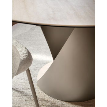 Cyclone table by Calligaris