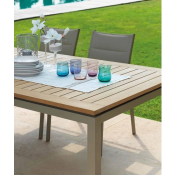 Extensible dining table of Timber line of Talenti for external