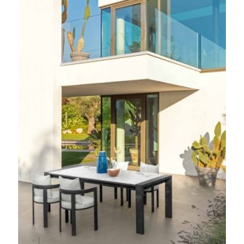 Argo Alu dining table in three sizes by Talenti