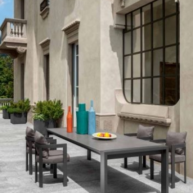 Argo Alu dining table in three sizes by Talenti