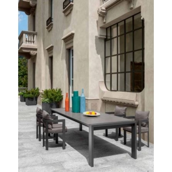 Argo Alu dining table in three sizes by Talenti