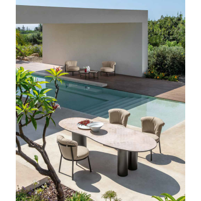 James dining table with three cylindrical legs by Talenti