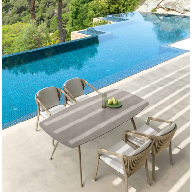 Nova dining table by Talenti