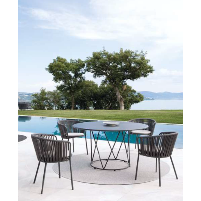 Daisy FUDE130 table by Vermobil