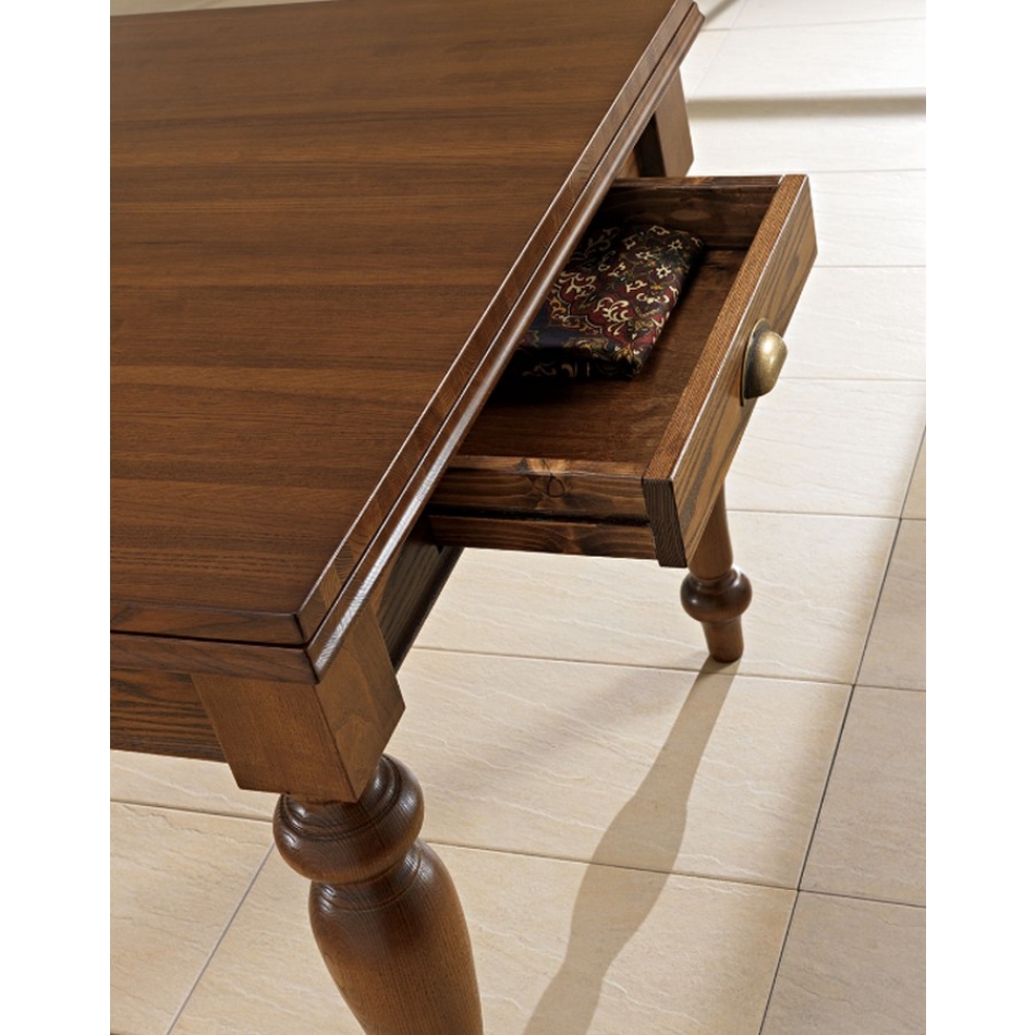 Table classic style Equipped with Benedetti entirely of wood