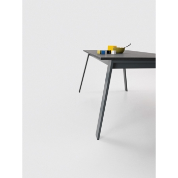 Point Plus table by Point House extendable functional kitchen