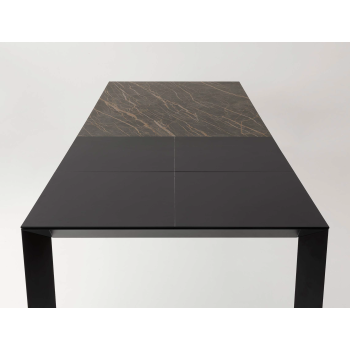 Extendable Diamante table by Point House