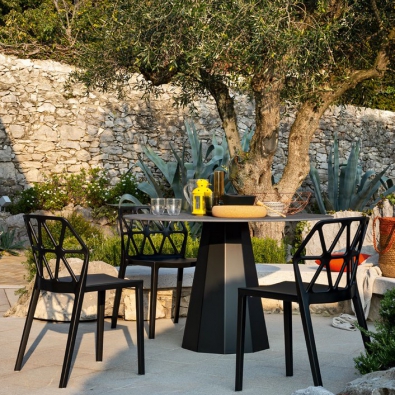 Dix table by Connubia Outdoor