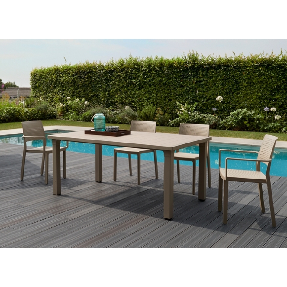 Kate chair without armrests stackable in Scab Design technopolymer