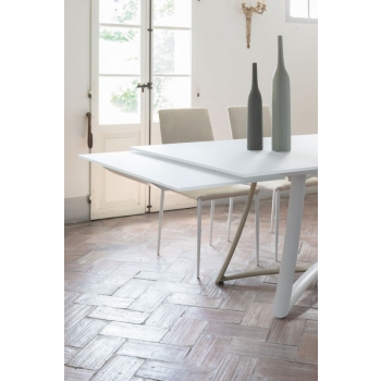 Big Bang fixed and extendable table by Ingenia Bontempi