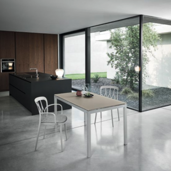 Bontempi's extendable Mago table 