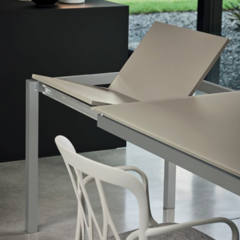 Bontempi's extendable Mago table 