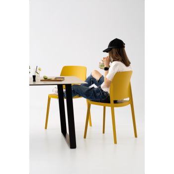 Otto extendable table by Point House