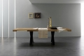 Post extendable table by Zamagna