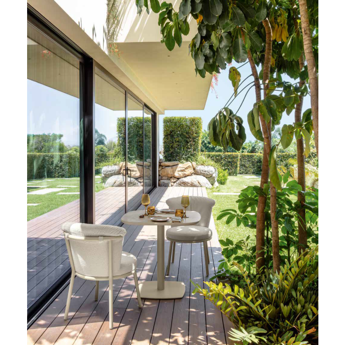 James square table by Talenti